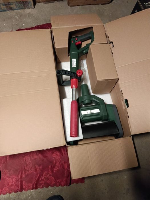 Elektryczna szczotka do bruków i tarasów