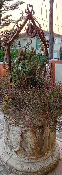 Floreira em forma de poço