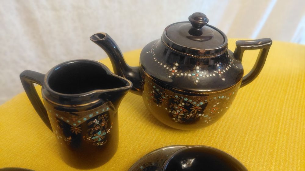 Zestaw angielskiej porcelany czarny kolor