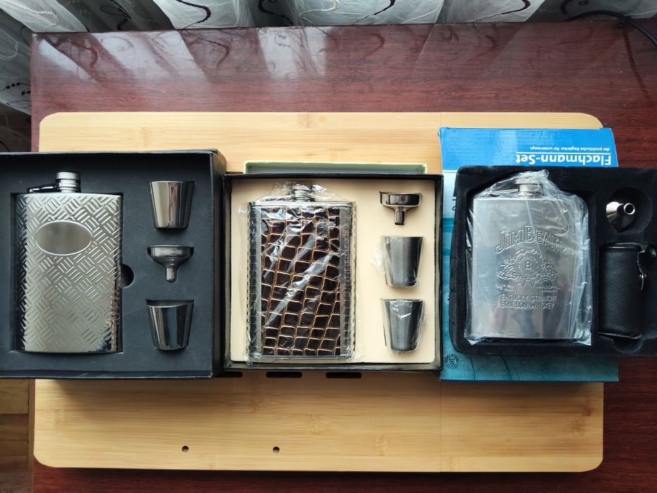 Подарочная фляга для алкоголя