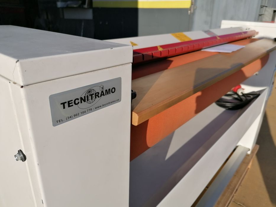 Calandra ocasião 1400 lares Self-service e lavandaria industriais