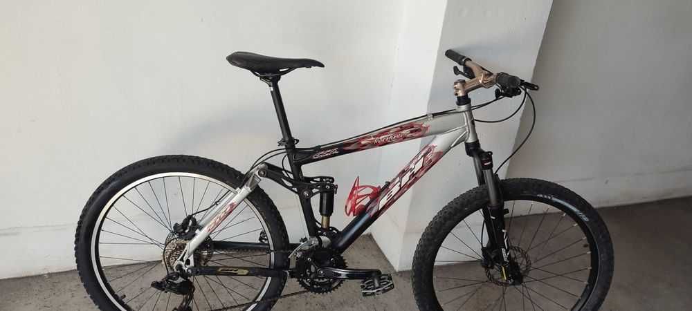 Bicicleta BH suspensão total