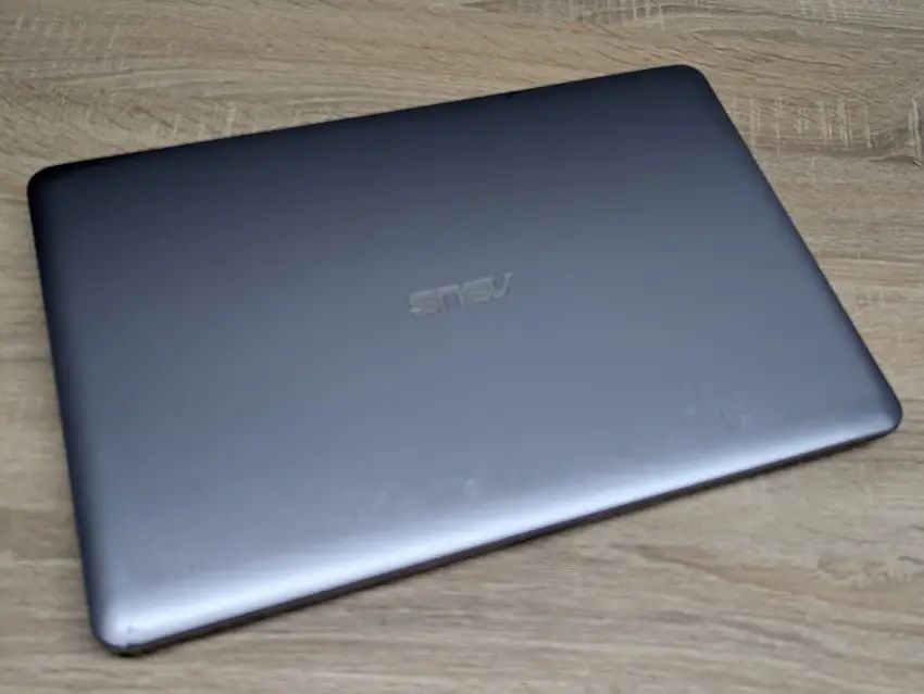 Игровой ноутбук ASUS VIVOBOOK X541U:15.6 FULL HD,INTEL CORE I5-7200U 12 GB DDR4,GEFORCE 920MX 2GB,SSD 256GB