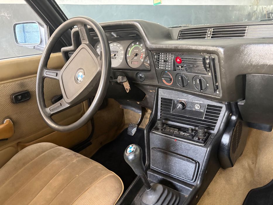 BMW e21 - 323i (1978)