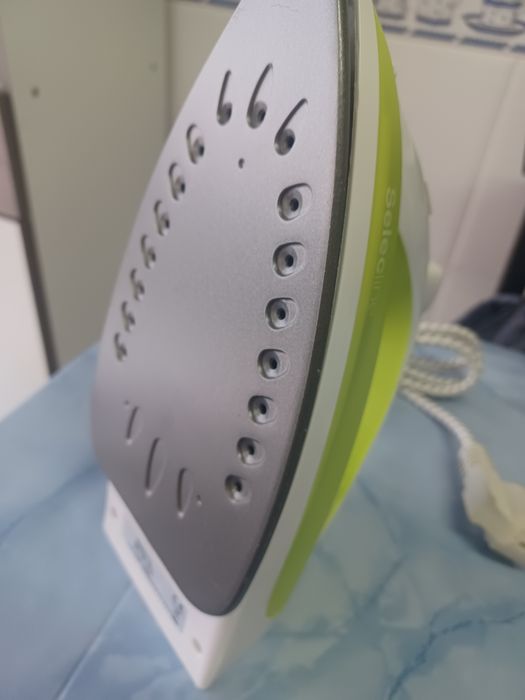 Ferro de engomar a vapor - Como novo