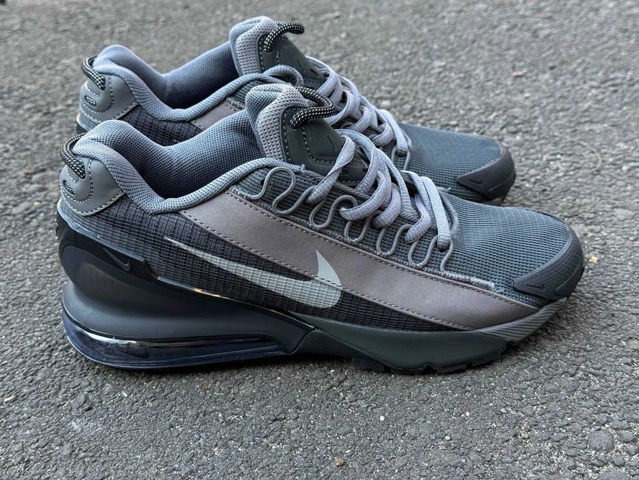 Nike Air Max Pulse Roam в двох кольорах. Розміри 38-44