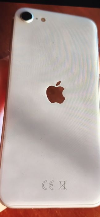 iPhone se 2020 .