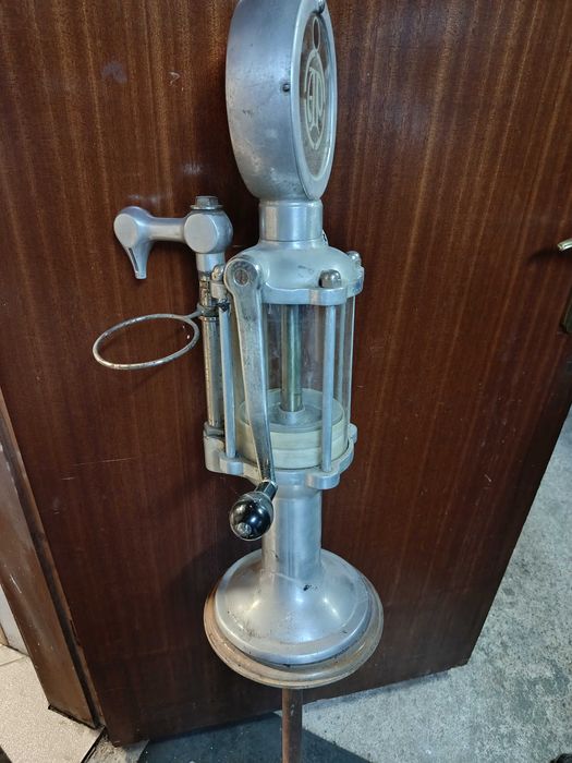 Medidor de petróleo com chupador