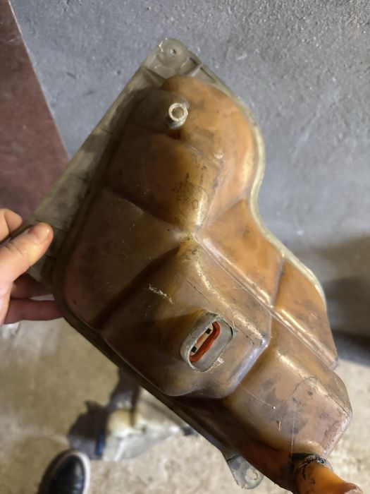 Расширительный  бачок охлаждающей жидкости