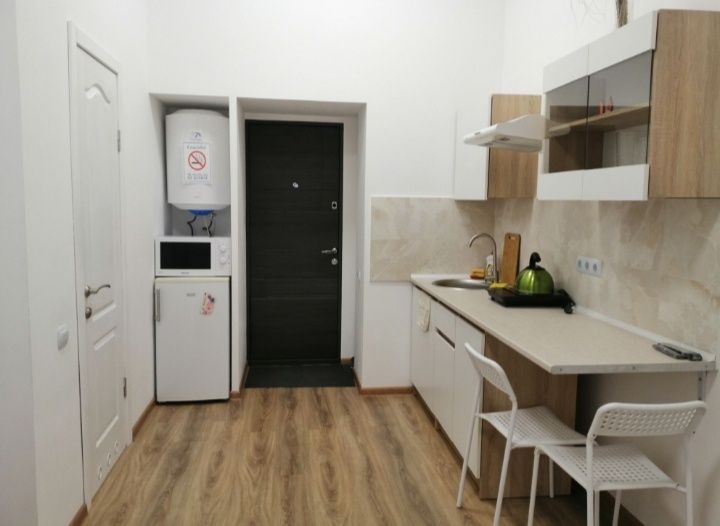 Свет есть.Посуточно,1 ком кварт,левый бер,9я гор.больница