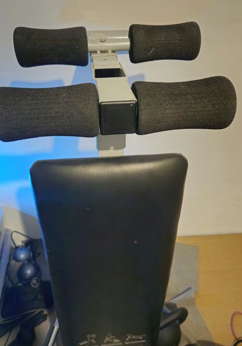 Banco de Abdominais e Musculação Domyos – Dobrável e Impecável