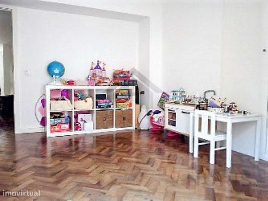 Espaçoso T4 Renovado no Centro de Portimão - 185 m²