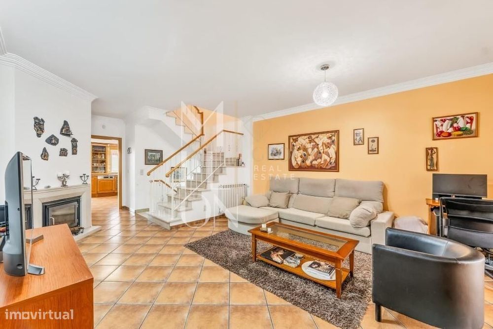 Moradia T2+2 Triplex – Caneças