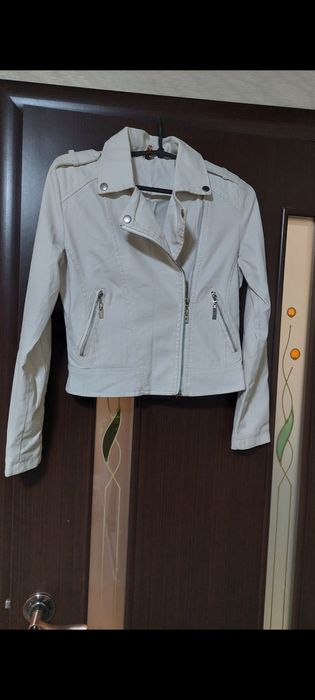 Куртка белая кожа весна
