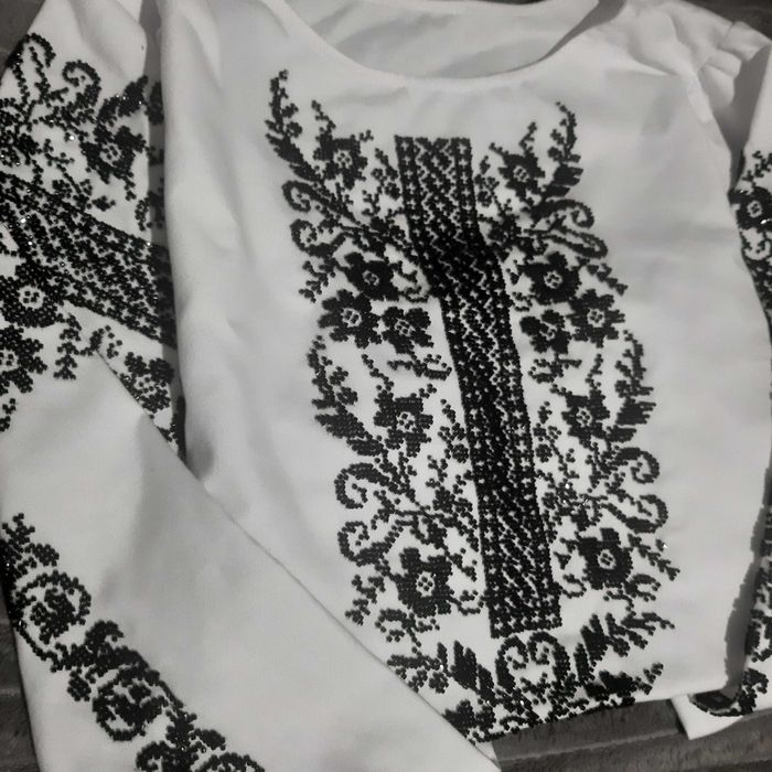 Вишиванки ручної роботи