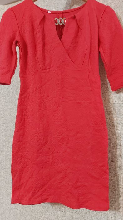 Красивое платье в принт  размер S