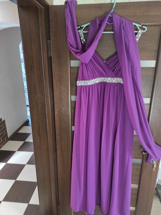 Жіночі сукні, довгі плаття