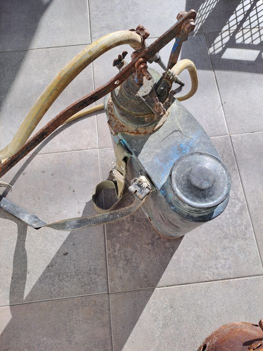 Pulverizador em cobre da marca Hipólito