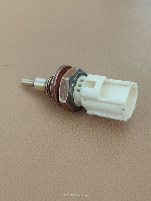 Датчик температуры 5YP-85790-00 + Шайба 90201-12172 Yamaha Gear UA06j