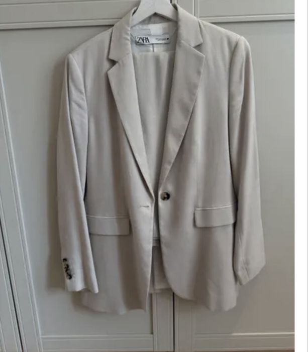 Жіночий костюм Zara
