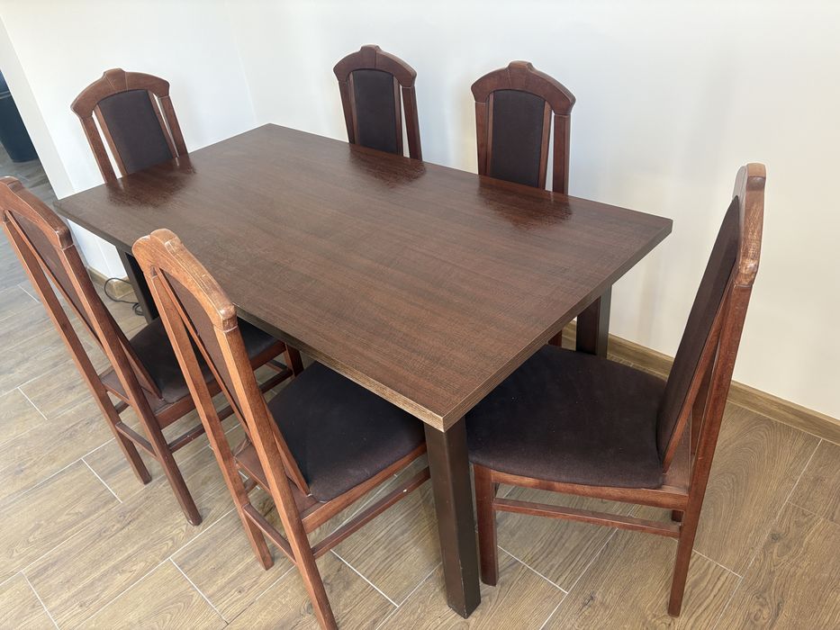 Stół z krzesłami duży