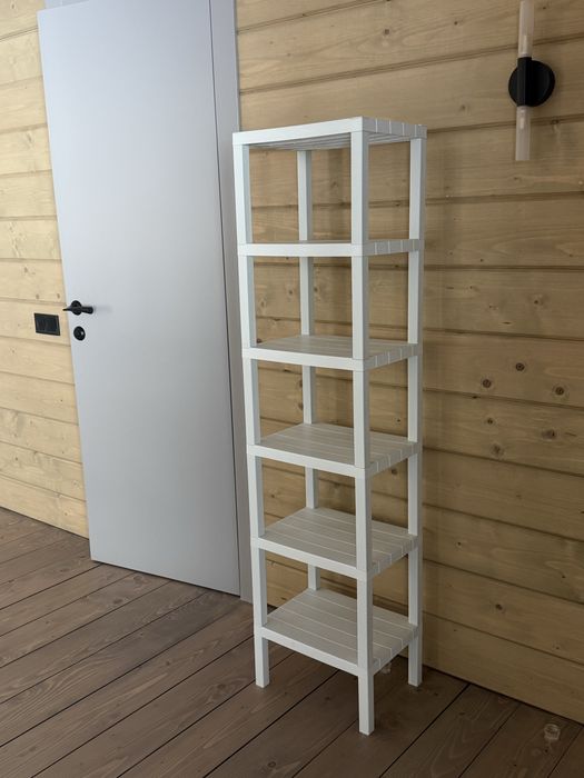 Книжкова поличка