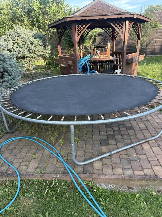 Trampolina ogrodowa