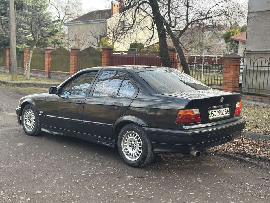 Продам BMW e36 1.6 бензин Терміново