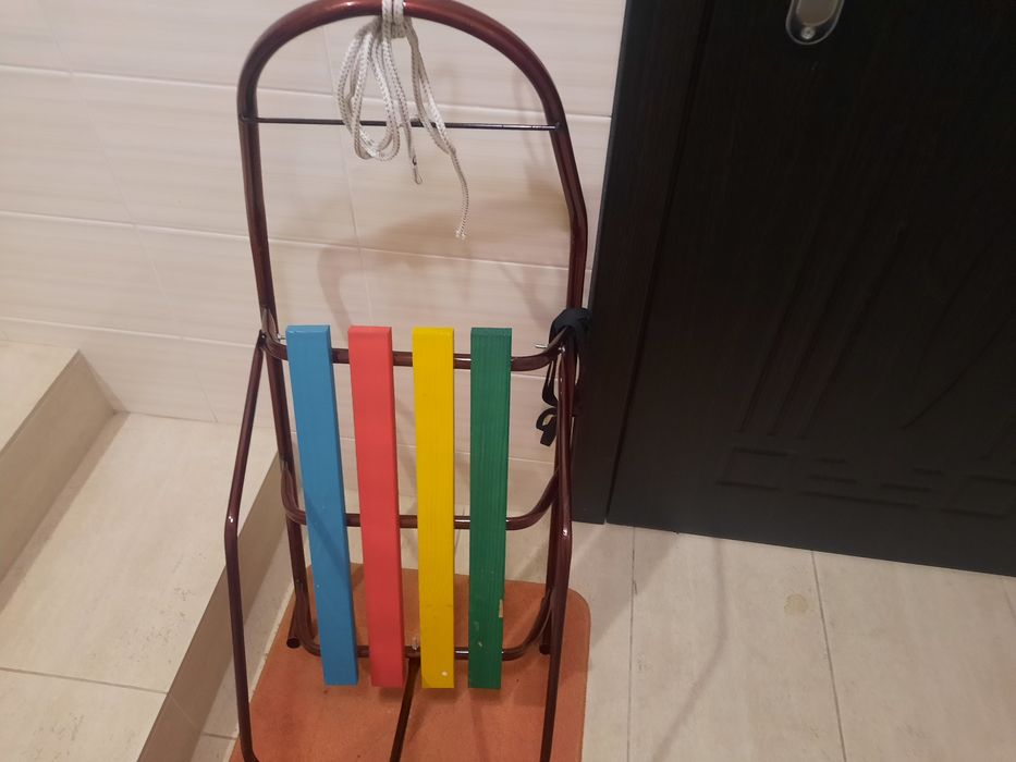 Санки дитячі, льодянки.