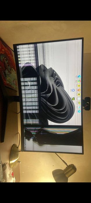 Samsung 27" 240Hz игровой монитор (разбит экран) C27RG50