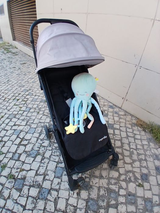 Carrinho da Nania dos 9 meses aos 4 anos
Cadeira rebatível.
Muito prát