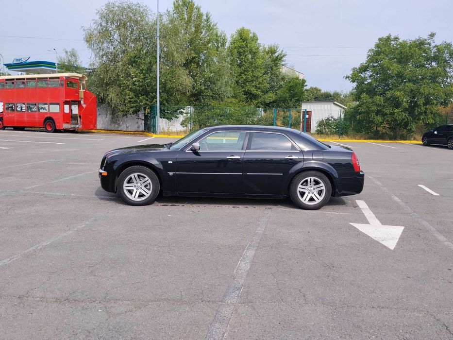 Chrysler 300 C. 2004рв. 2.7 бенз. HEMI.