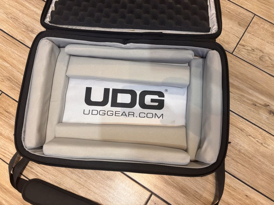 Kontroler Pioneer DDJ FLX4 + UDG Case - igła