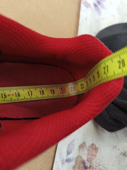 Halówki do piłki nożnej Kipsta z Decathlon rozmiar 32