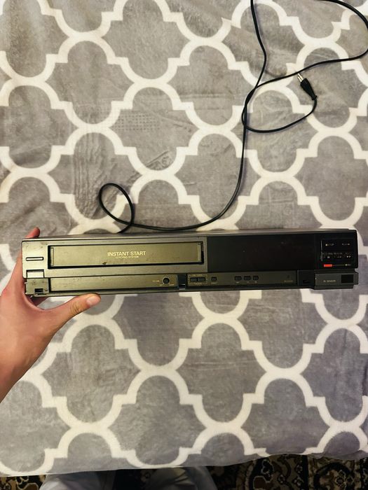 Magnetowid Sanyo VHR-7100EE Sprawny