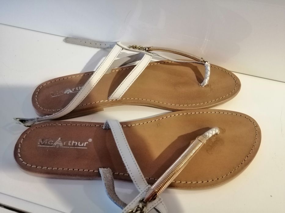 McArthur. Białe sandalki r39