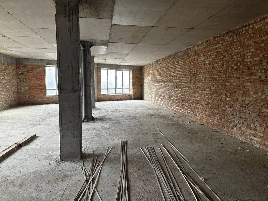 штукатурка стін гіпсова  та вапняно-цементна, стяжка підлоги