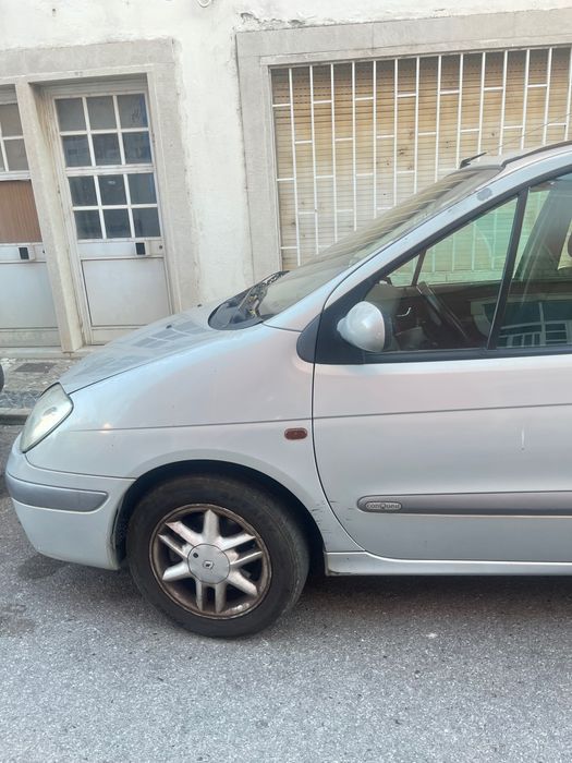 Vende-se Carro Renault