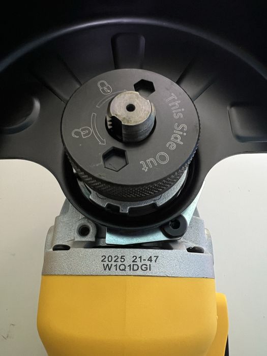 Акумуляторна болгарка DeWALT DCG405 (TYPE  3)