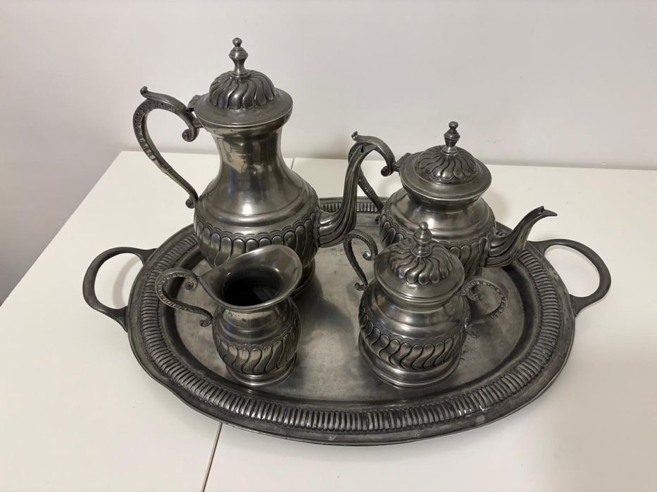 Serviço de chá em estanho