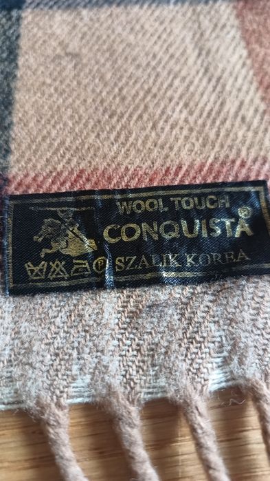 Dwa wełniane szaliki