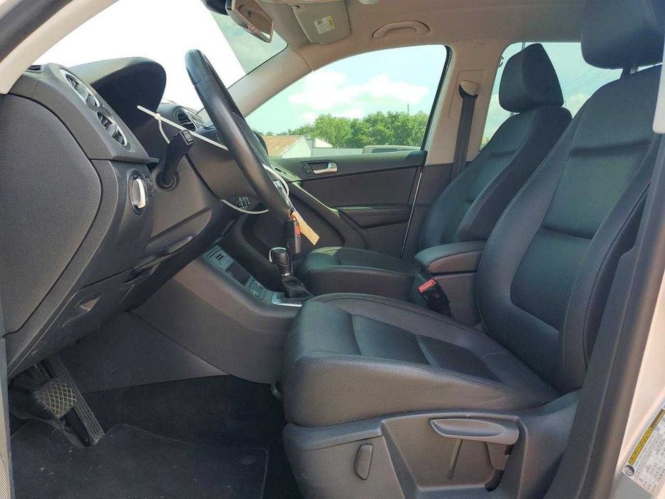 2017  Volkswagen TIGUAN SE