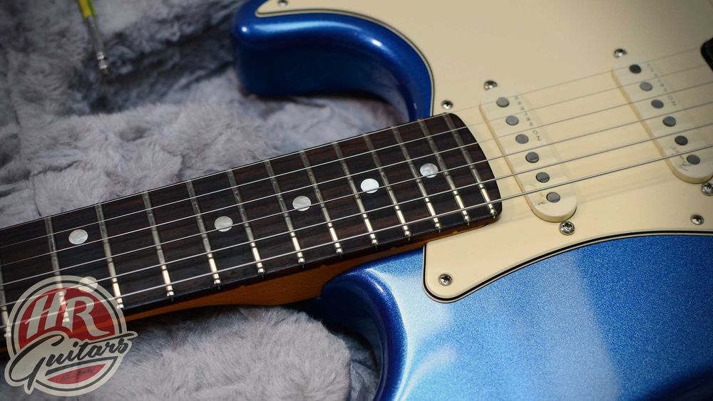Fender American Ultra Stratocaster HSS, Cobra Blue, USA, 2020 rok