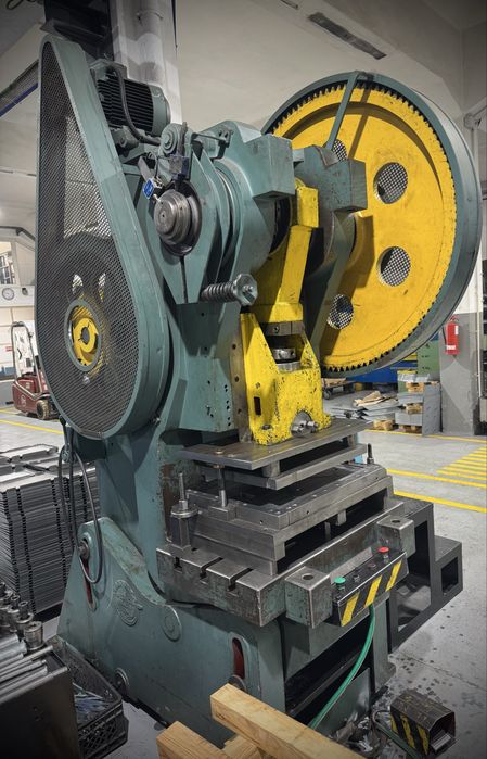 Balancé / Prensa Mecânica Exata CPE120