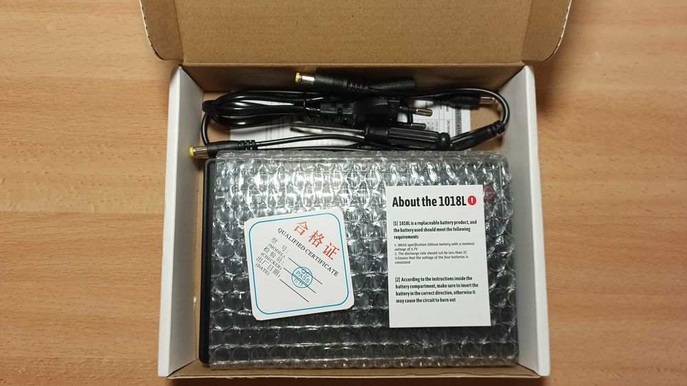 ИБП для роутера DC1018L с аккумуляторами.