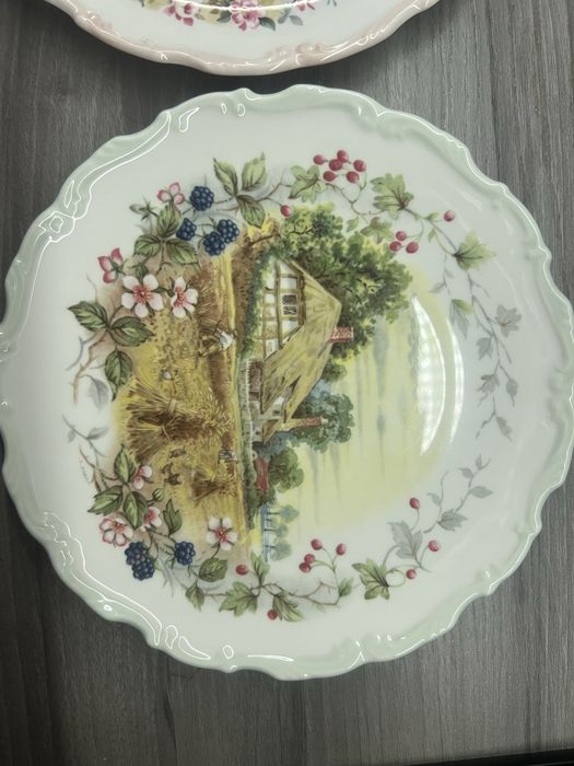 Тарілки колекційні Royal Albert