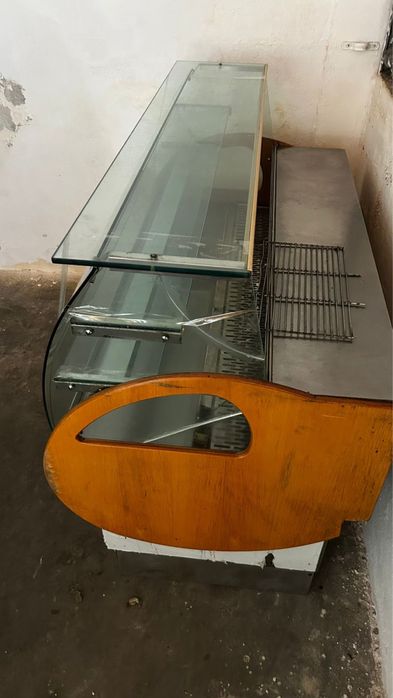 Vitrine fria para cafe