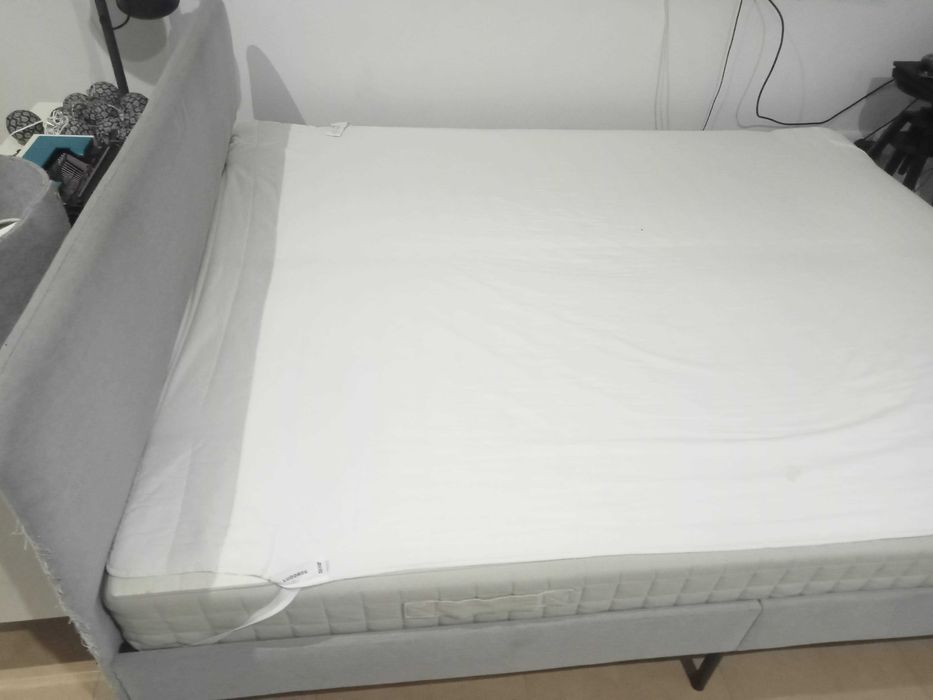 Cama IKEA (SLATTUM) com estrado duplo cinzento