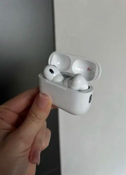 Подарунковий набір 5 в 1 годинник + навушники + бездротовий павербанк