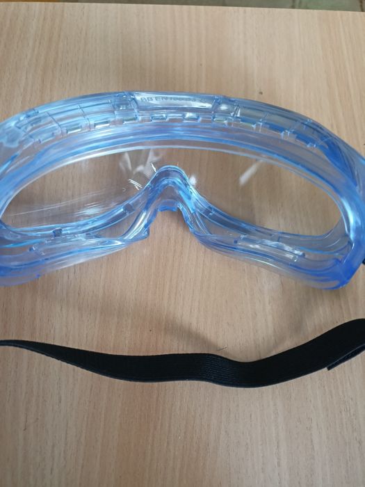 Okulary ochronne.